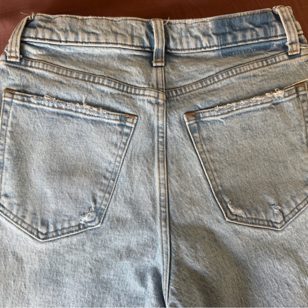 A&F Ultra High Rise Jeans - Size 28/6L - Picture 2 of 3